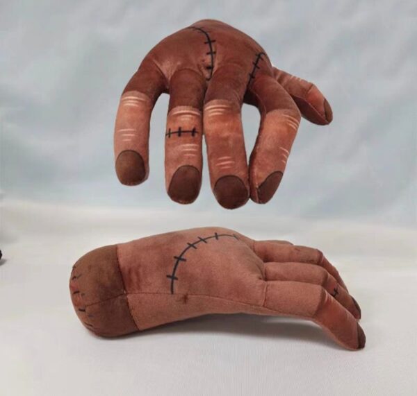 WEDNESDAY MANO 20CM
