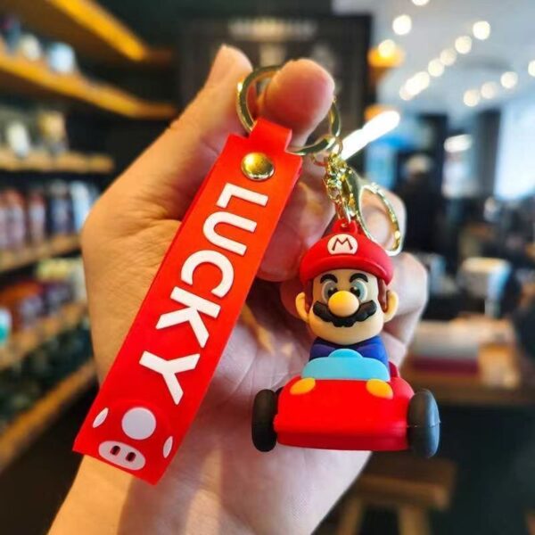 LLAVERO MARIO CON AUTO ROJO
