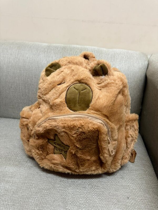 MOCHILA CAPIBARA CON BOLSILLO DE 30CM SUPER CALIDAD!